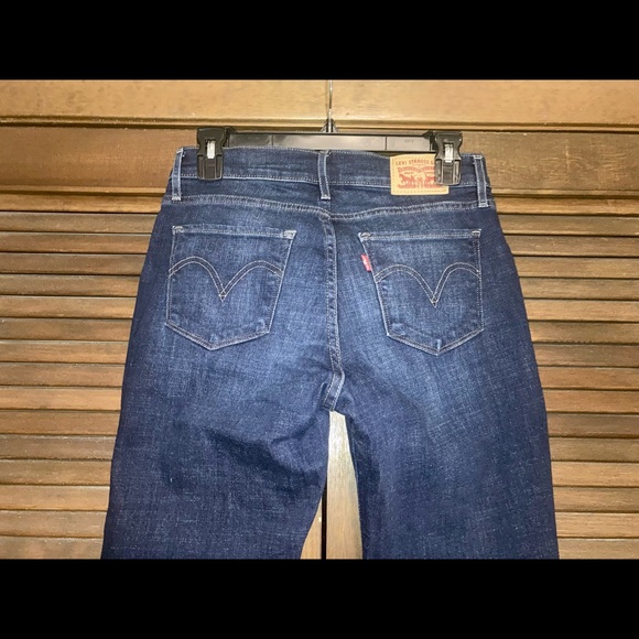 Levi’s Curvy Bootcut Size 4/27 Dark Wash Jeans - Picture 7 of 9